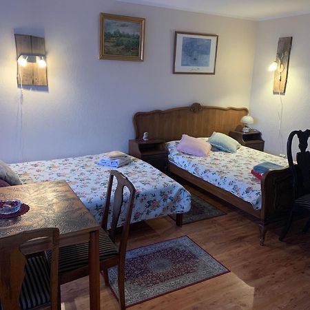 Rueuetli - Cute Old Town Apartment - 2 Big Beds, Free Parking Tartu Exteriér fotografie